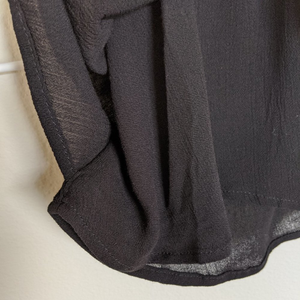 Buttons Francesca's Racerback Flowy Tank Top - Picture 4 of 7